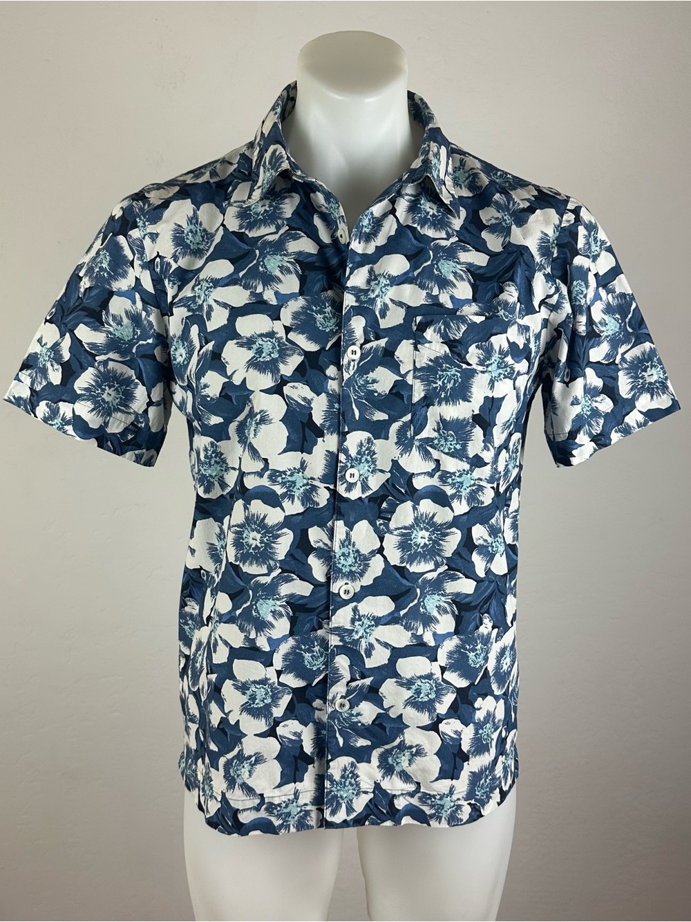 A.P.C. Navy and White Floral Short-Sleeve Cotton Poplin Shirt